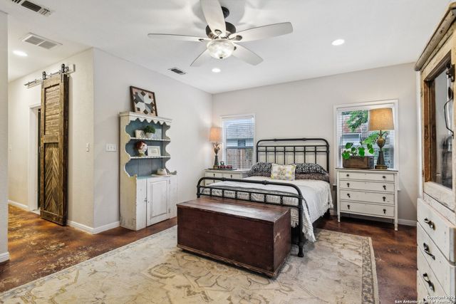 464 S Washington Avenue, New Braunfels, TX 78130