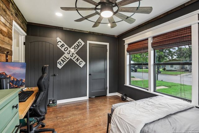 464 S Washington Avenue, New Braunfels, TX 78130