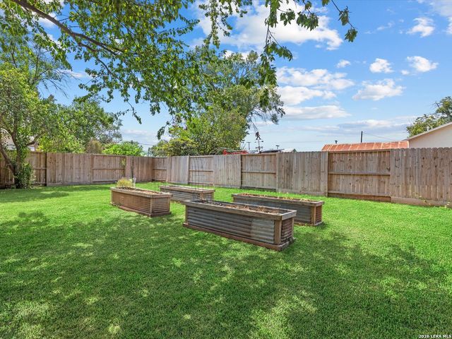 464 S Washington Avenue, New Braunfels, TX 78130