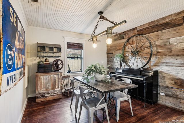 464 S Washington Avenue, New Braunfels, TX 78130