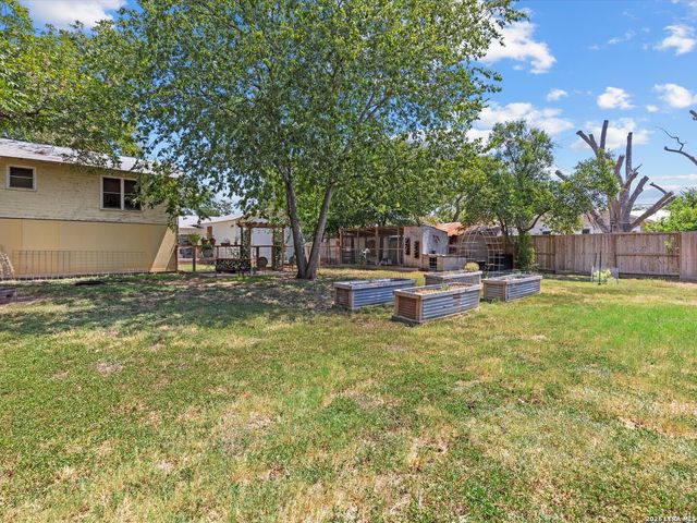 464 S Washington Avenue, New Braunfels, TX 78130