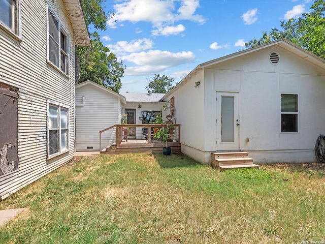 464 S Washington Avenue, New Braunfels, TX 78130