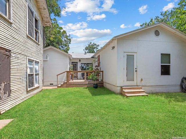 464 S Washington Avenue, New Braunfels, TX 78130