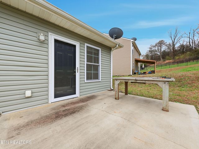 2125 Bluebonnet Drive, Mascot, TN 37806