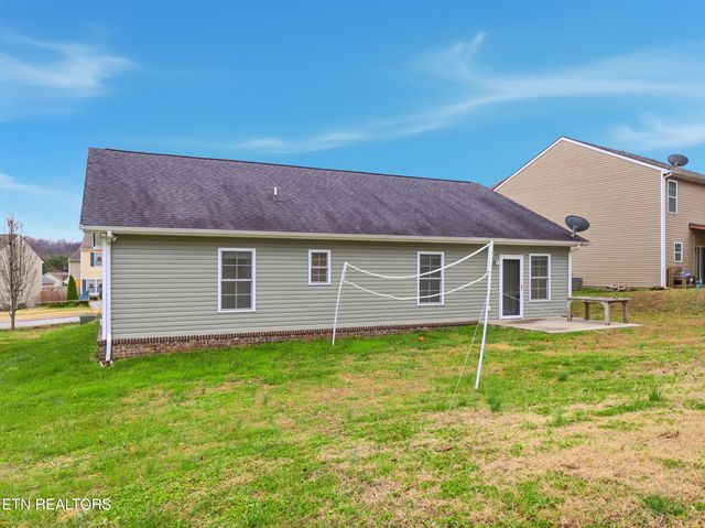 2125 Bluebonnet Drive, Mascot, TN 37806