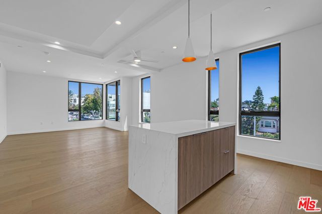 1257 N Detroit Street 301, West Hollywood, CA 90046