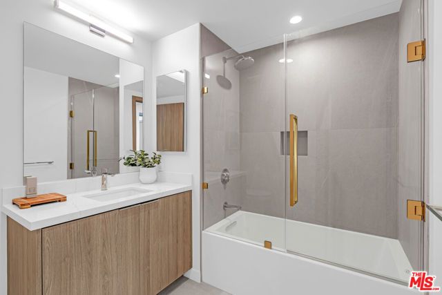 1257 N Detroit Street 301, West Hollywood, CA 90046