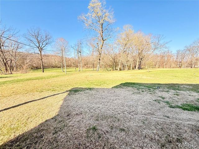 2775 Old Fredericktown Road, Farmington, MO 63640