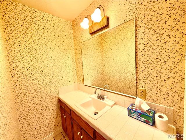 2775 Old Fredericktown Road, Farmington, MO 63640