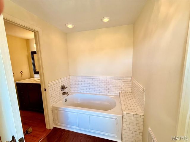 2775 Old Fredericktown Road, Farmington, MO 63640