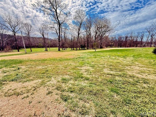 2775 Old Fredericktown Road, Farmington, MO 63640