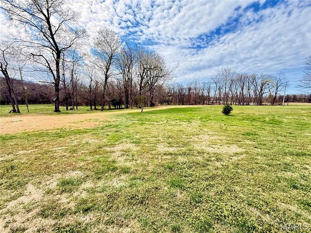 2775 Old Fredericktown Road, Farmington, MO 63640