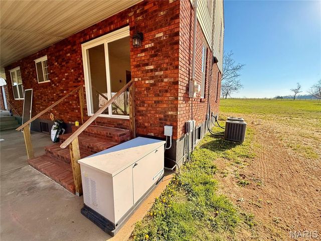 2775 Old Fredericktown Road, Farmington, MO 63640