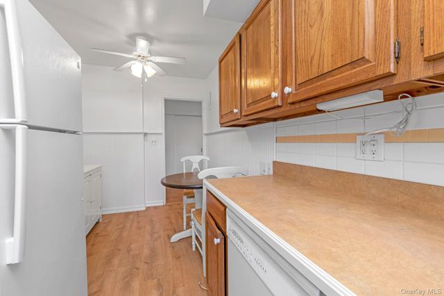 1197 E broadway K24, Hewlett, NY 11557