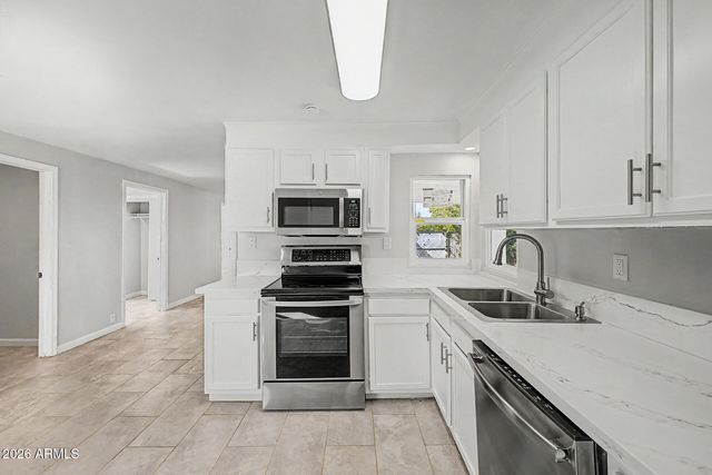 2425 W PAPAGO Street, Phoenix, AZ 85009