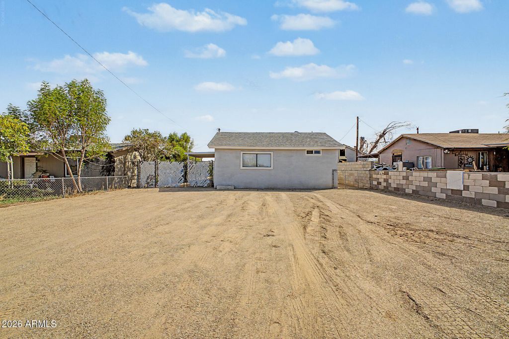 2425 W PAPAGO Street, Phoenix, AZ 85009