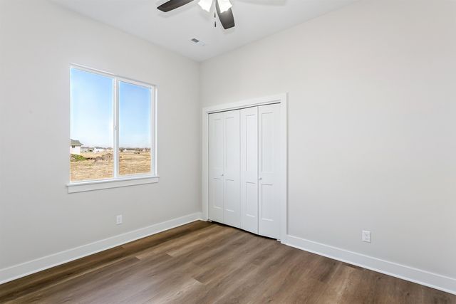 1620 E Appleton St, Valley Center, KS 67147
