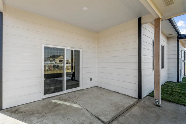 1620 E Appleton St, Valley Center, KS 67147
