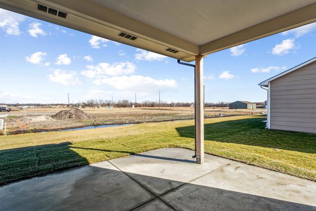 1620 E Appleton St, Valley Center, KS 67147