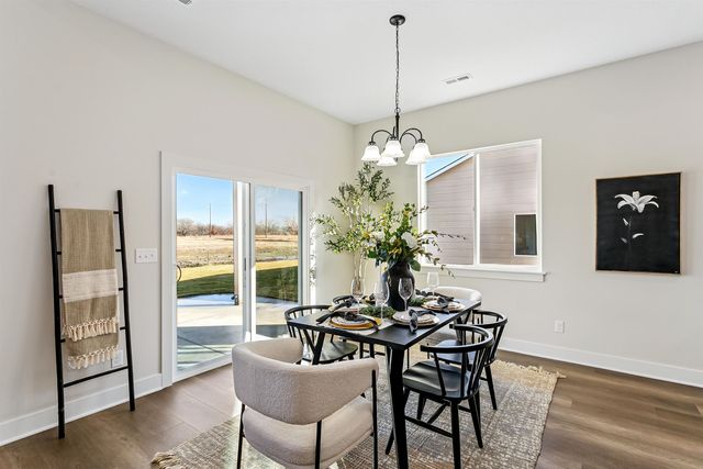 1620 E Appleton St, Valley Center, KS 67147
