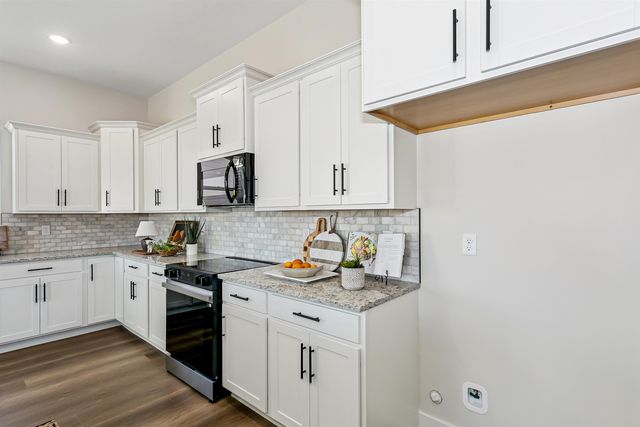 1620 E Appleton St, Valley Center, KS 67147