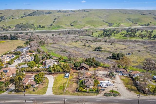584 Monterey Road, Morgan Hill, CA 95037