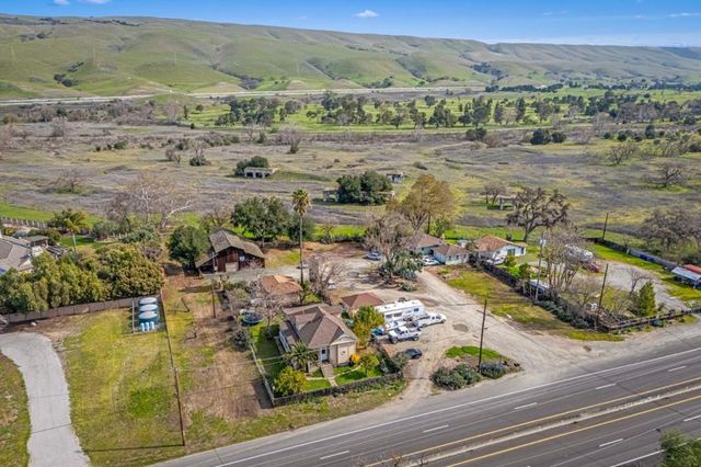 584 Monterey Road, Morgan Hill, CA 95037