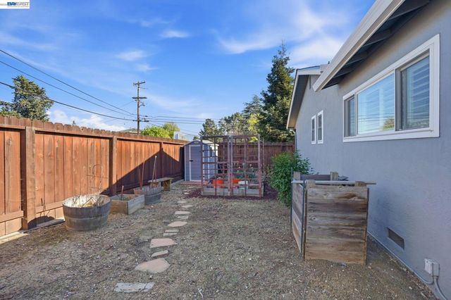 2394 Saint George Dr, Concord, CA 94520