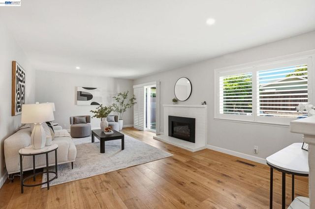 2394 Saint George Dr, Concord, CA 94520