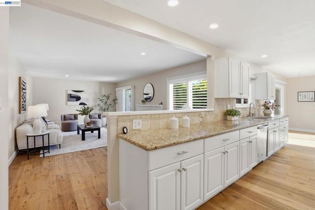 2394 Saint George Dr, Concord, CA 94520