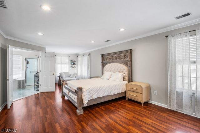 48 Saxton Dr, Hackettstown Town, NJ 07840