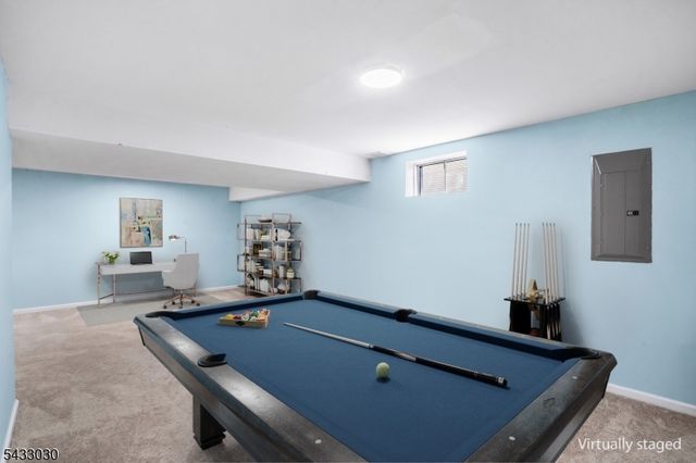 48 Saxton Dr, Hackettstown Town, NJ 07840
