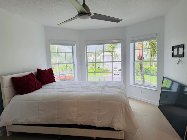 5855 NW 42nd Way, Boca Raton, FL 33496