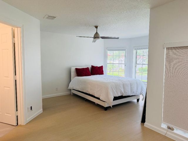 5855 NW 42nd Way, Boca Raton, FL 33496