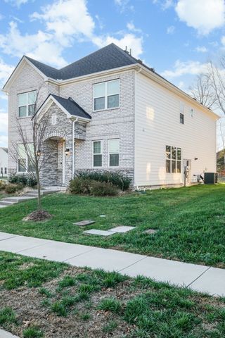 3009 Ozment Dr, Nolensville, TN 37135