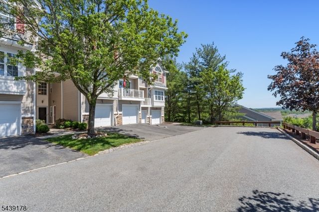 169 Vista Ter, Pompton Lakes Boro, NJ 07442