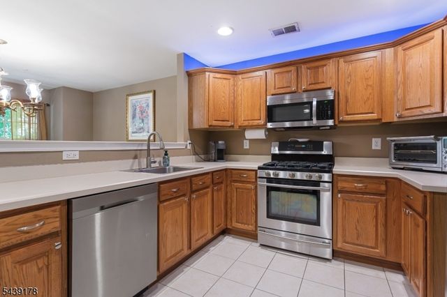 169 Vista Ter, Pompton Lakes Boro, NJ 07442