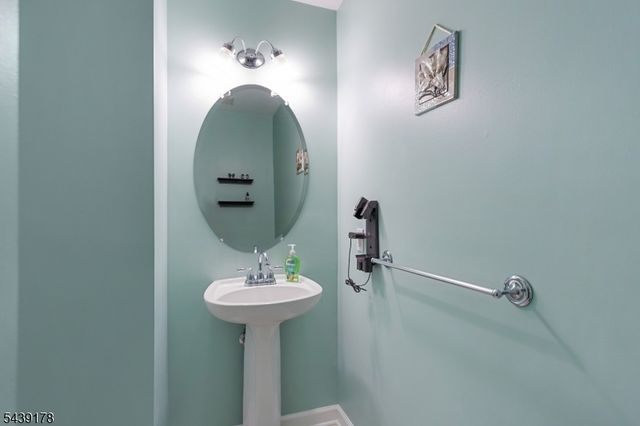 169 Vista Ter, Pompton Lakes Boro, NJ 07442