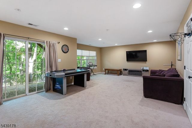 169 Vista Ter, Pompton Lakes Boro, NJ 07442