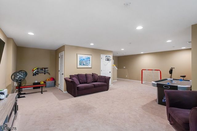 169 Vista Ter, Pompton Lakes Boro, NJ 07442