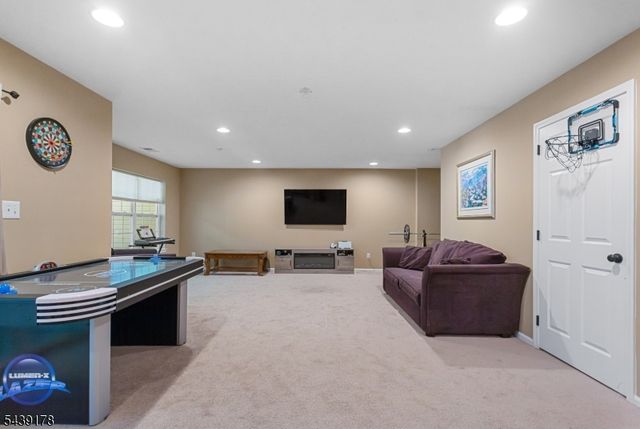 169 Vista Ter, Pompton Lakes Boro, NJ 07442