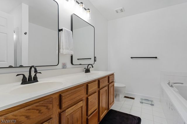 169 Vista Ter, Pompton Lakes Boro, NJ 07442