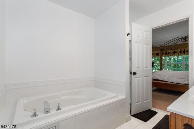 169 Vista Ter, Pompton Lakes Boro, NJ 07442