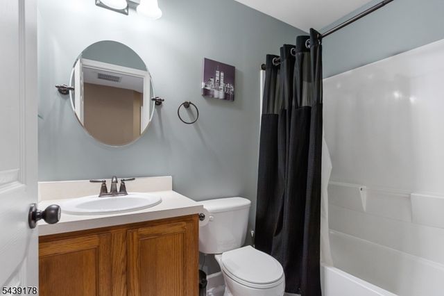 169 Vista Ter, Pompton Lakes Boro, NJ 07442