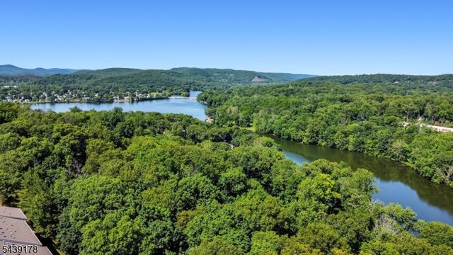 169 Vista Ter, Pompton Lakes Boro, NJ 07442