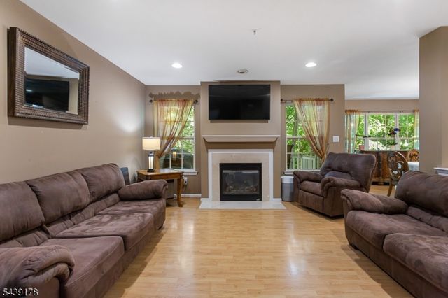 169 Vista Ter, Pompton Lakes Boro, NJ 07442