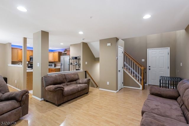 169 Vista Ter, Pompton Lakes Boro, NJ 07442
