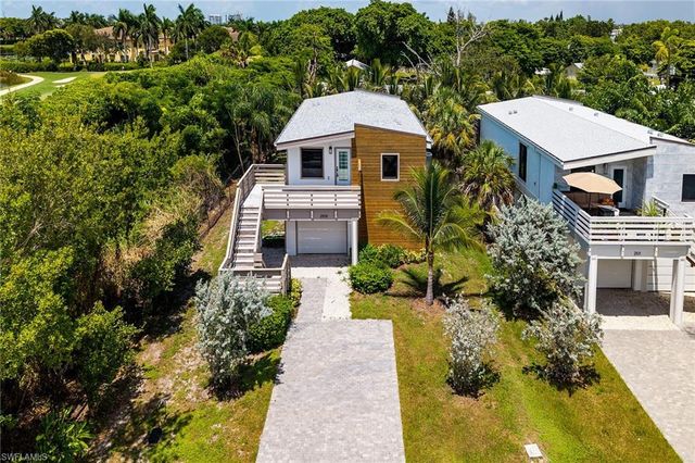 2505 Storter AVE, Naples, FL 34112