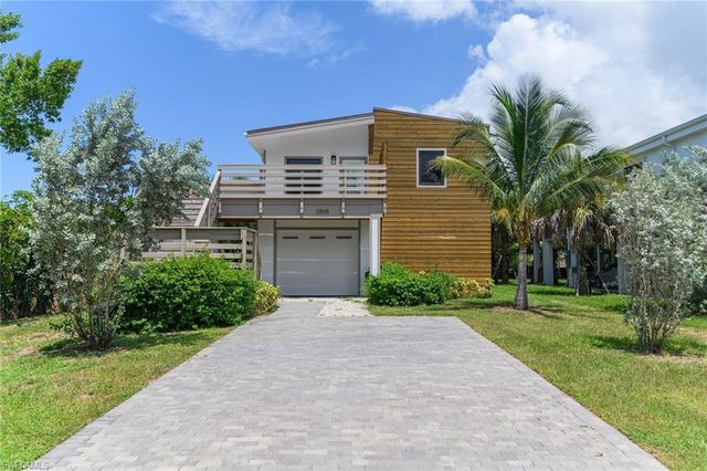 2505 Storter AVE, Naples, FL 34112