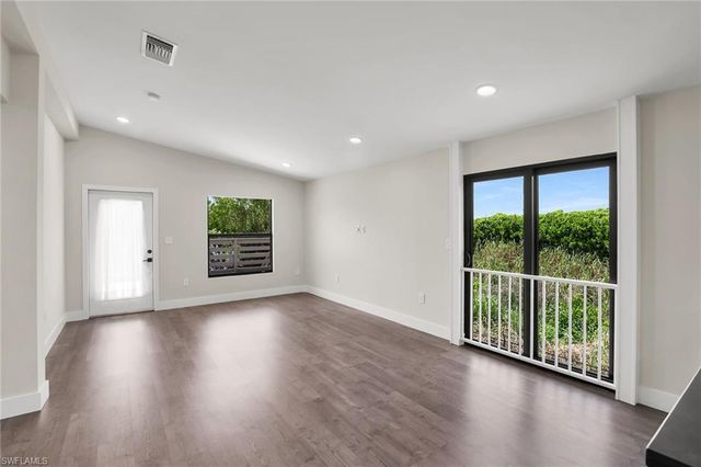2505 Storter AVE, Naples, FL 34112